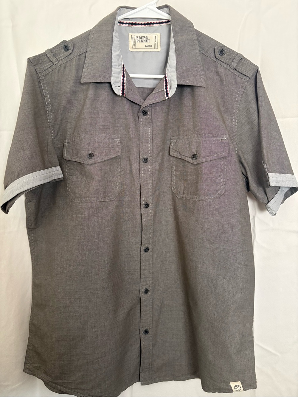 Free Planet Men's Short Sleeve Button-Down Shirt - Gray